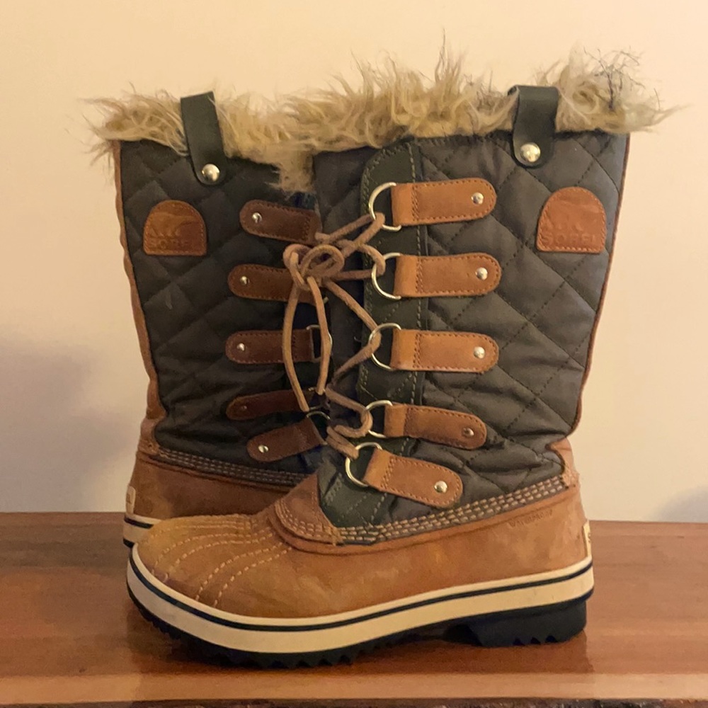 Sorrell Joan of Arctic boot. Women’s 5.5